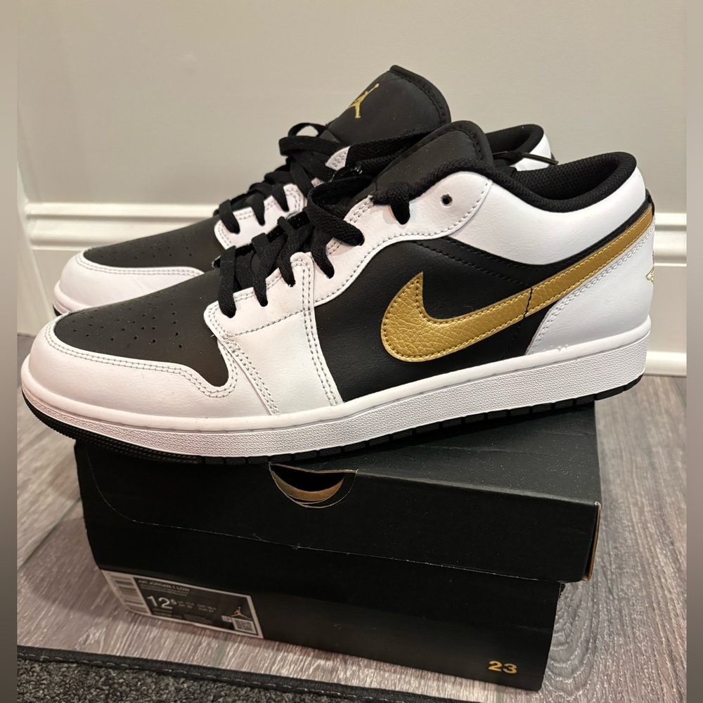 Air Jordan 1 Low "Gold Swoosh"